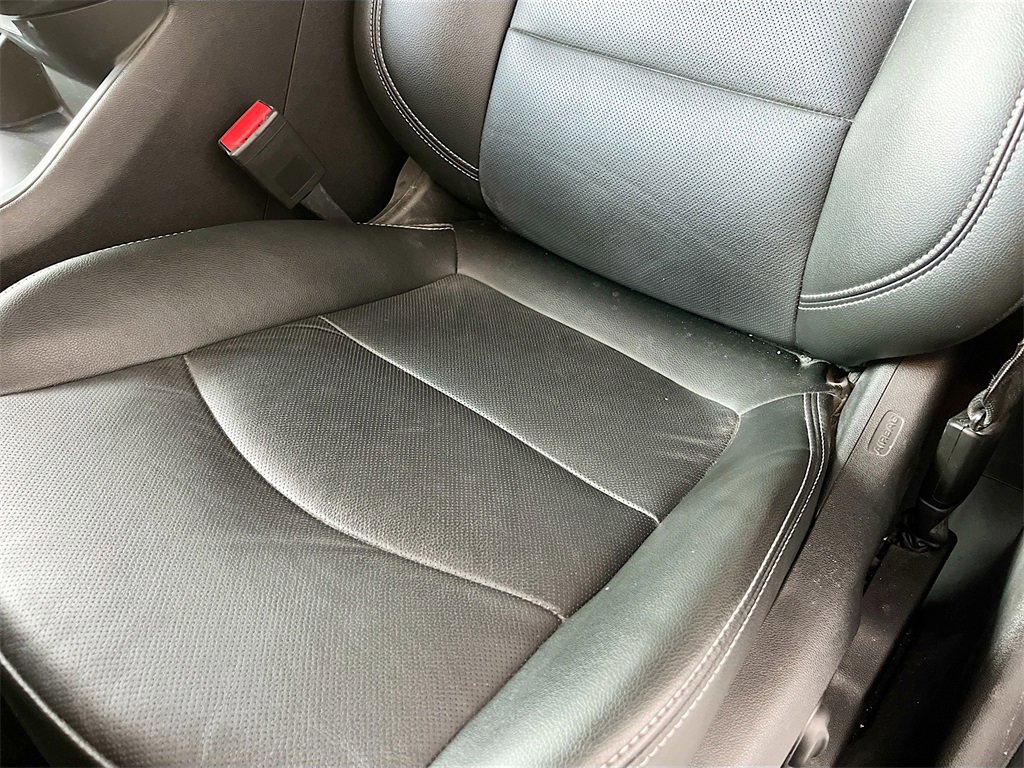 Used 2024 GMC Terrain SLT w/ LPO, Floor Liner Package image 18