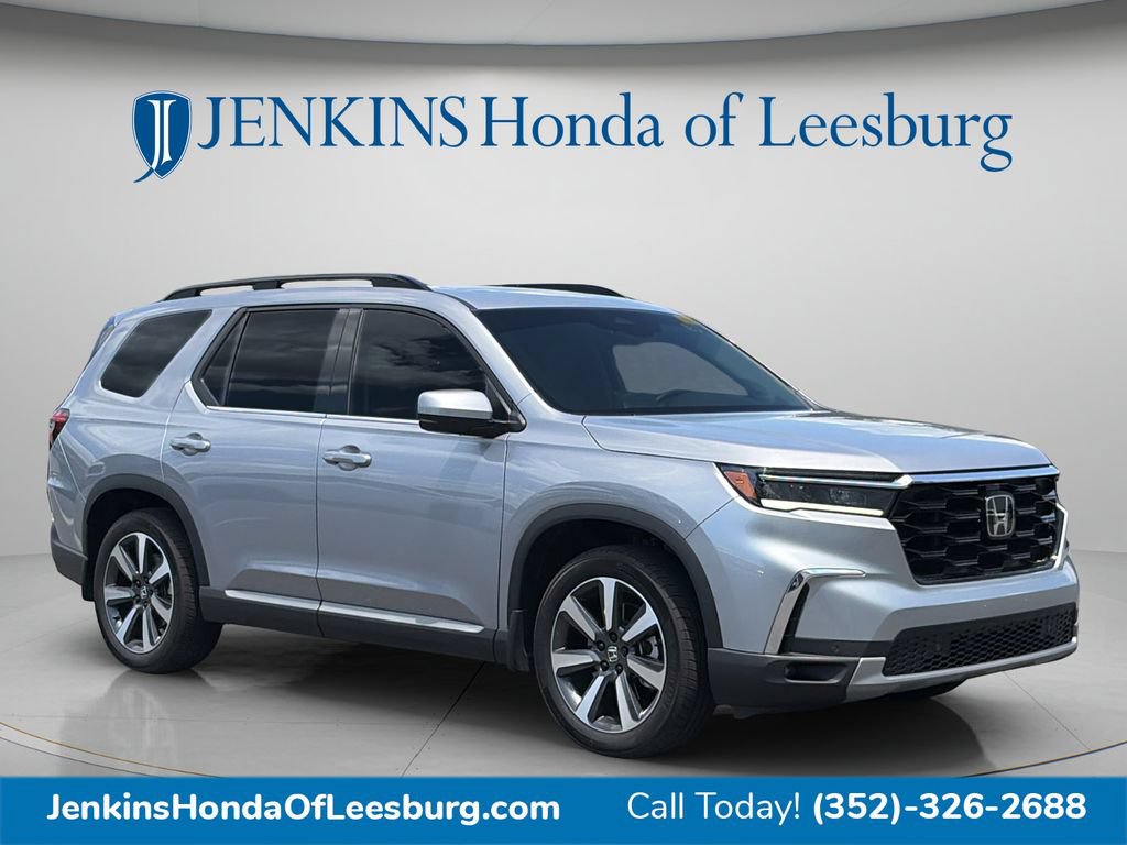 Certified 2025 Honda Pilot Touring image 1
