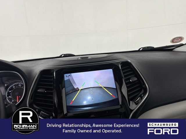 Used 2019 Jeep Cherokee Limited w/ Luxury Group FWD image 9