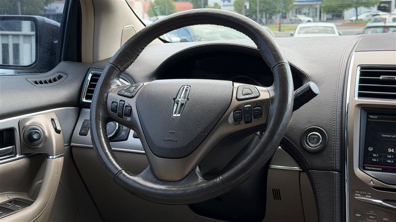 Used 2011 Lincoln MKX 2WD w/ 101A Rapid Spec Order Code image 29