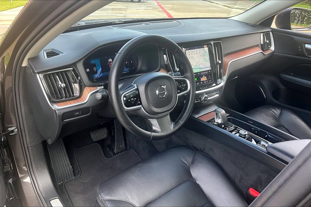 Certified 2025 Volvo V60 B5 Cross Country Plus AWD/4WD image 17