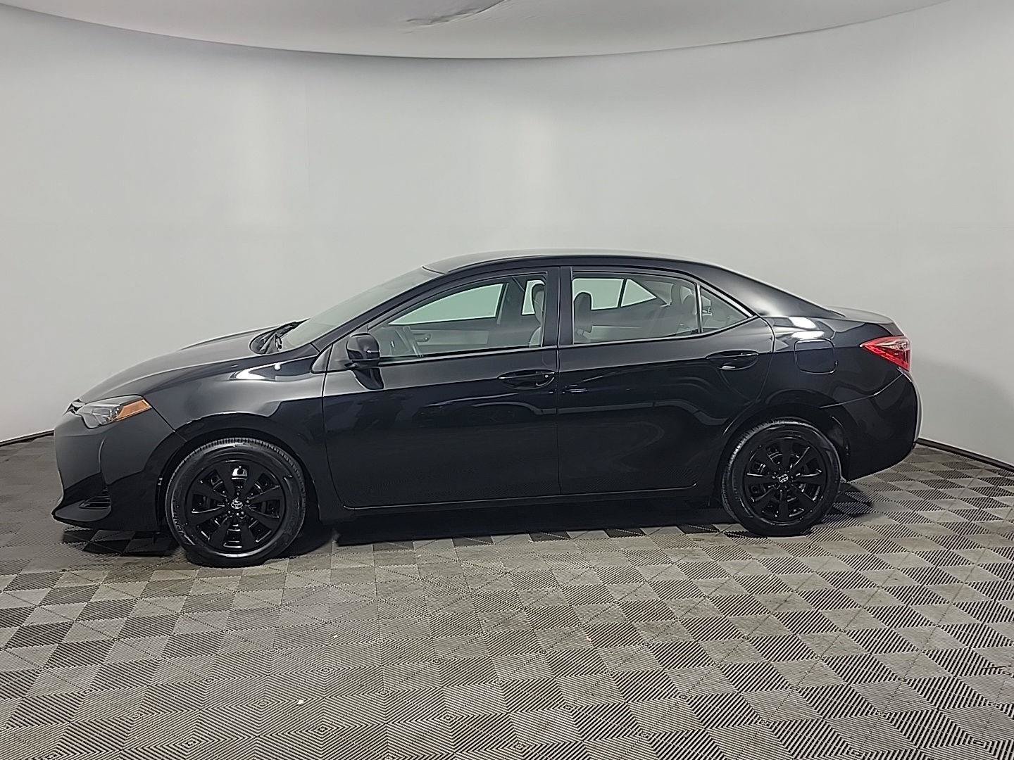 Used 2019 Toyota Corolla LE FWD image 10