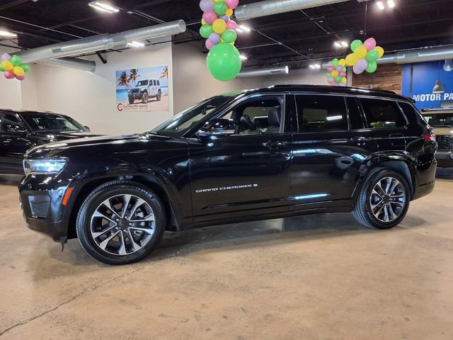 Used 2025 Jeep Grand Cherokee L Overland w/ Advanced Protech Group III AWD/4WD image 6