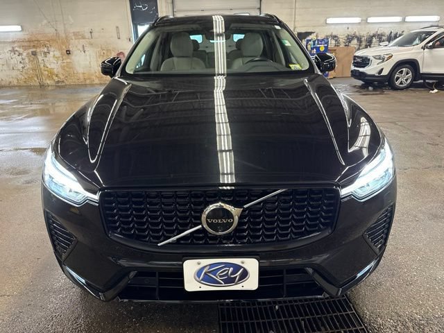 Used 2025 Volvo XC60 B5 Plus w/ Climate Package AWD/4WD image 2