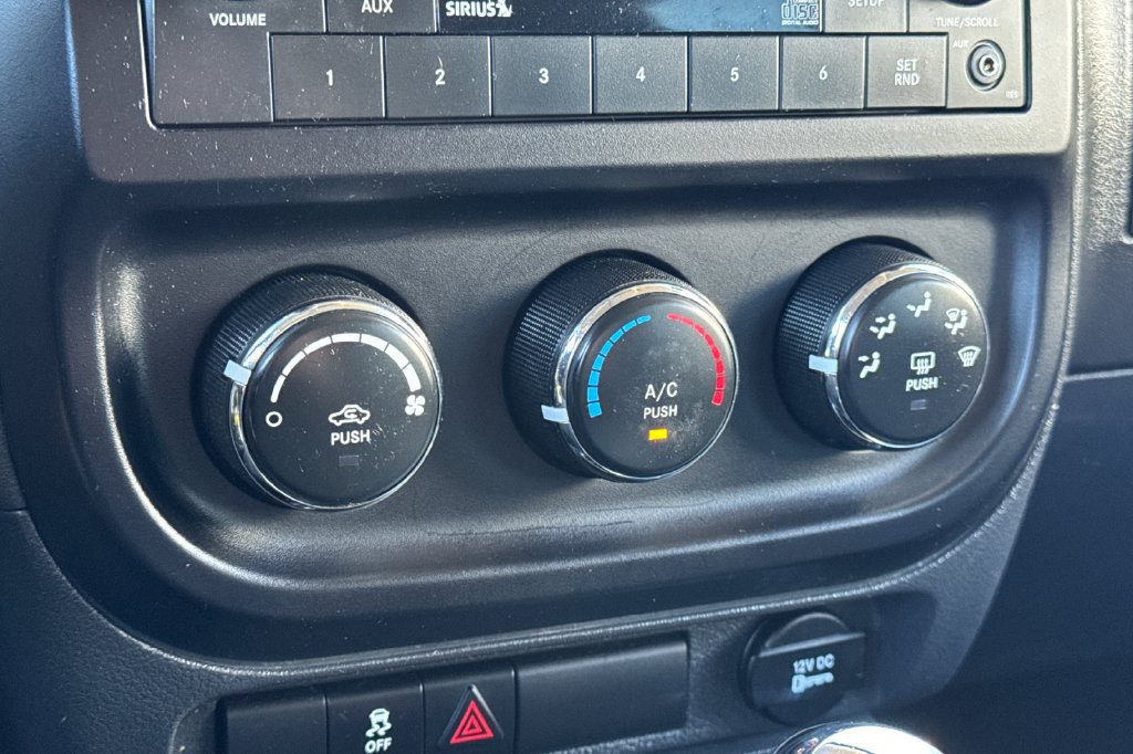 Used 2016 Jeep Patriot Sport w/ Power Value Group AWD/4WD image 22