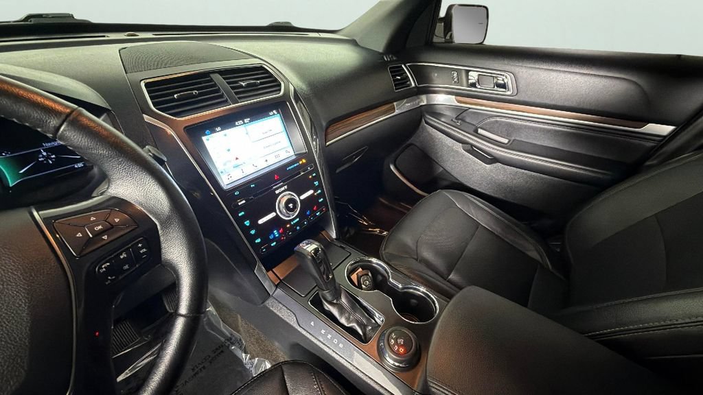Used 2017 Ford Explorer Limited AWD/4WD image 19