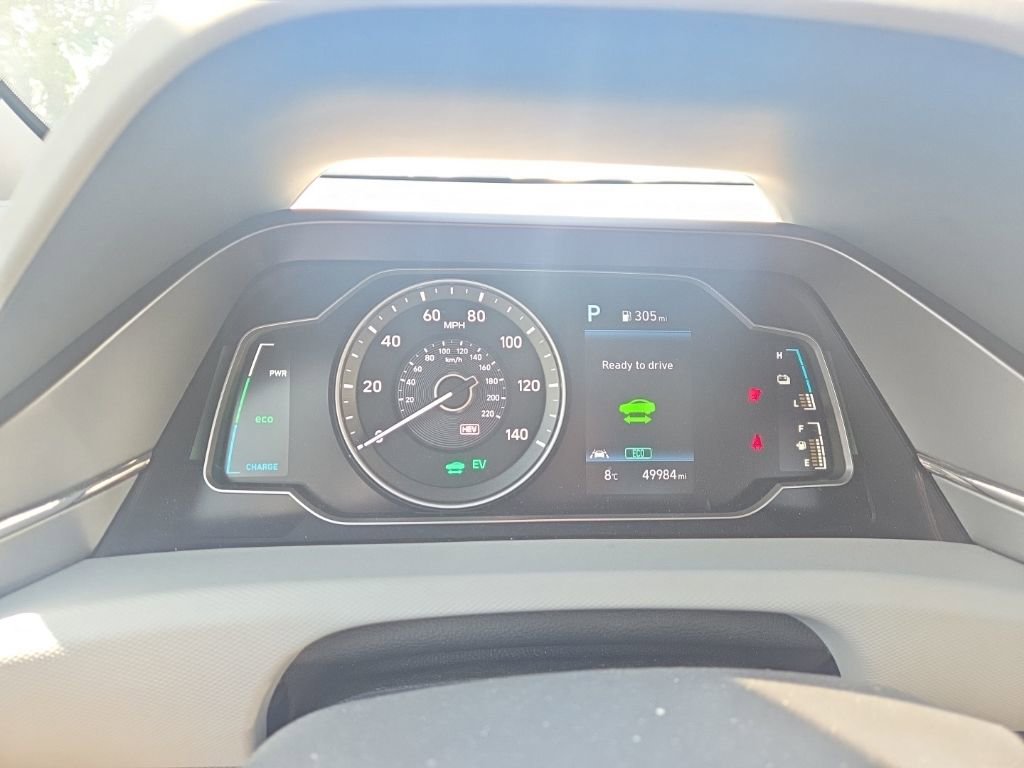 Used 2020 Hyundai Ioniq SE image 16