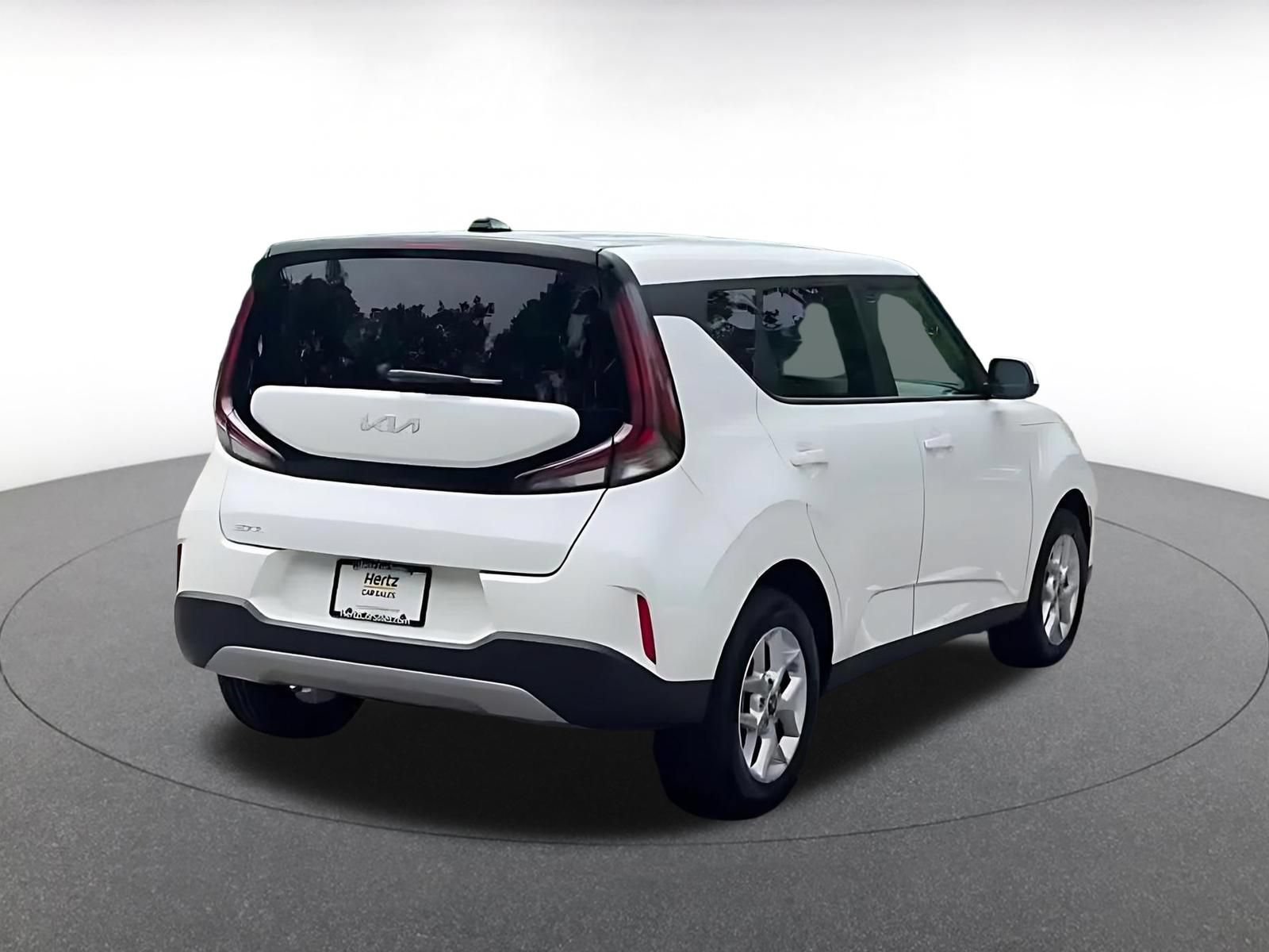 Used 2025 Kia Soul LX w/ LX Technology Package FWD image 14