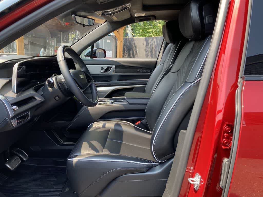 Certified 2026 Cadillac Vistiq Premium Luxury w/ LPO, Floor Liner Package AWD/4WD image 14