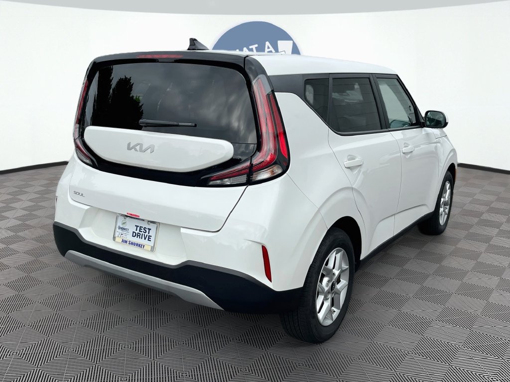 Certified 2025 Kia Soul LX w/ LX Technology Package FWD image 6