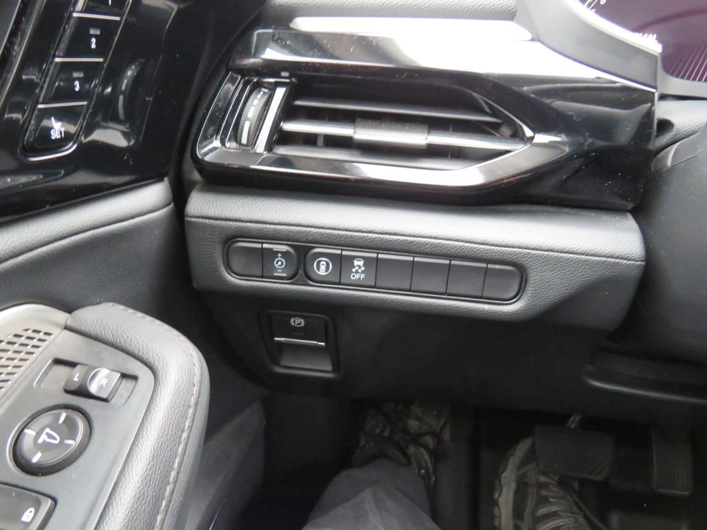 Used 2023 Acura MDX SH-AWD image 22