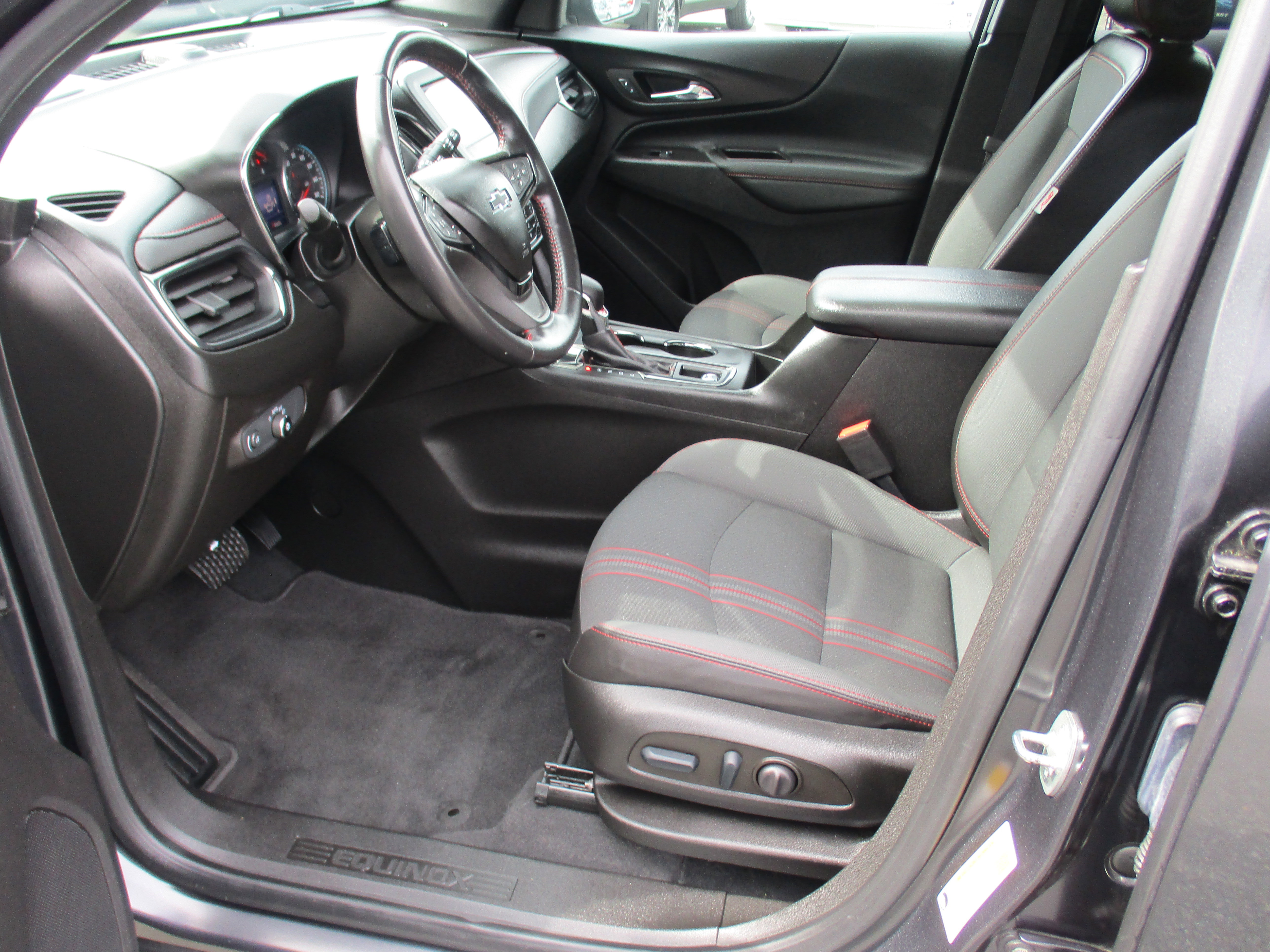 Certified 2022 Chevrolet Equinox RS image 11