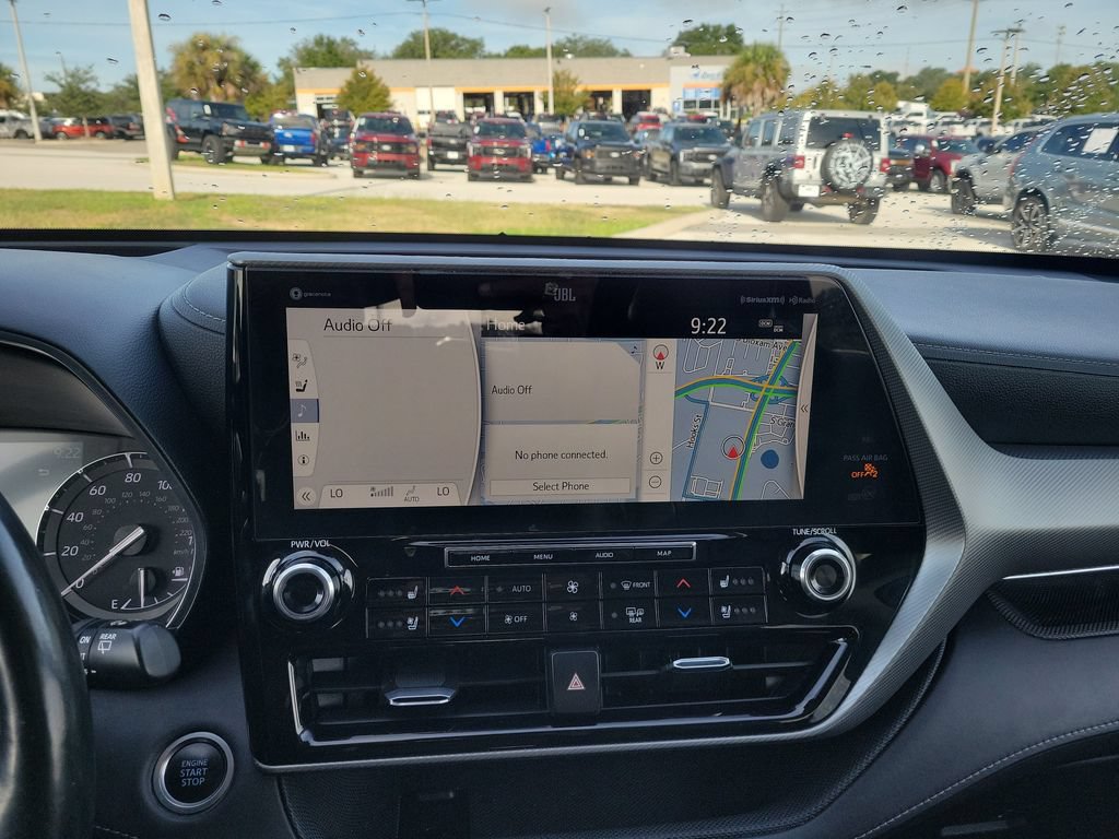Used 2021 Toyota Highlander Platinum FWD image 18