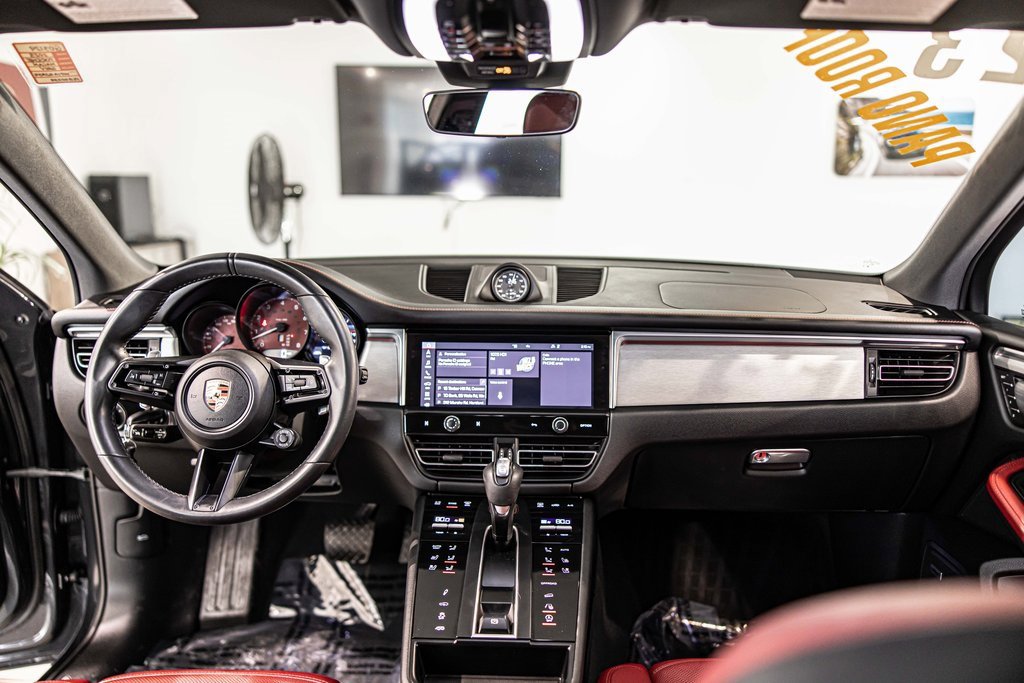 Used 2023 Porsche Macan S image 36