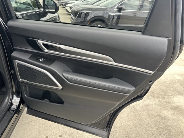 Used 2020 Kia Telluride LX FWD image 19