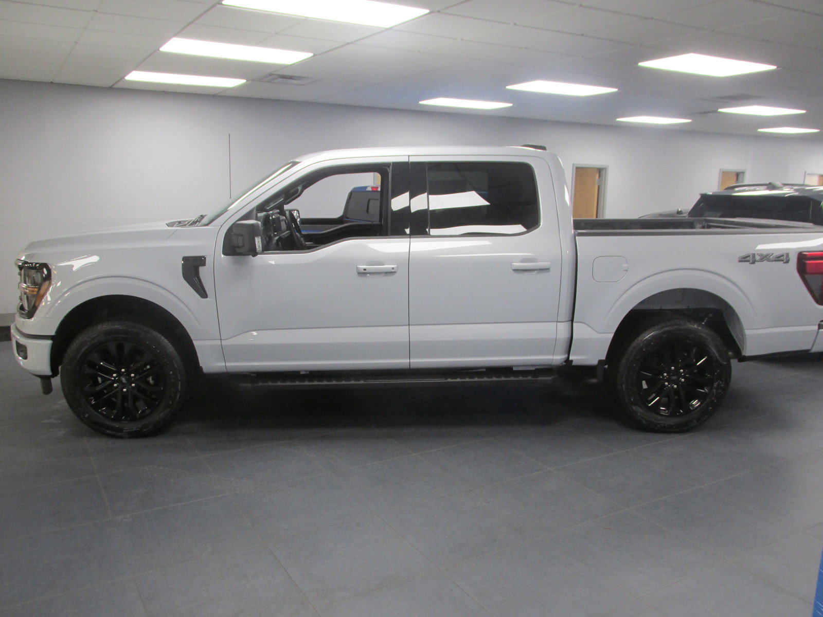 New 2025 Ford F150 XLT w/ Equipment Group 303A High image 7