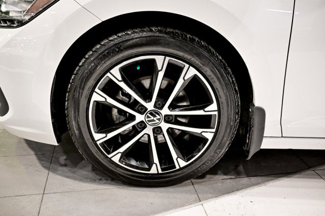 Used 2024 Volkswagen Jetta Sport image 42