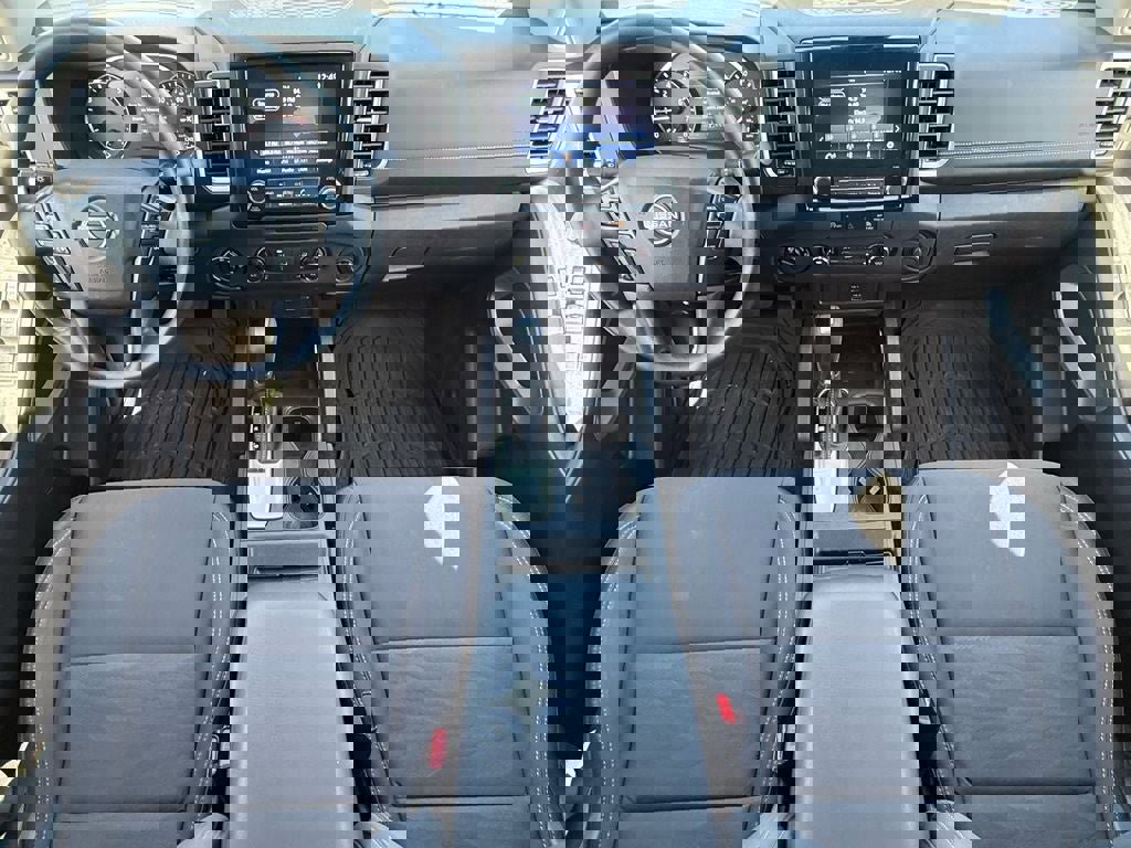 Used 2023 Nissan Frontier SV image 16