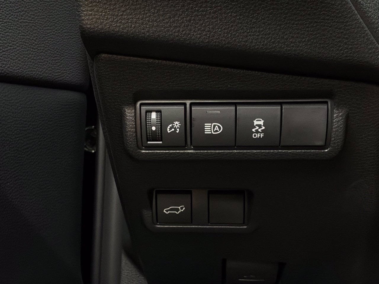 New 2026 Toyota Corolla Cross XLE w/ Convenience Package FWD image 23