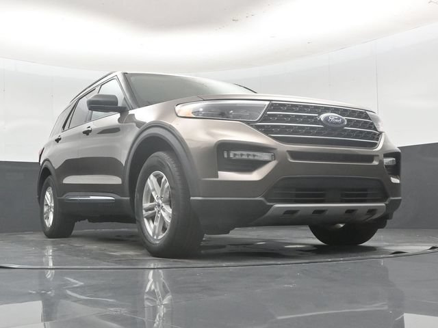 Used 2021 Ford Explorer XLT w/ Equipment Group 202A AWD/4WD image 54