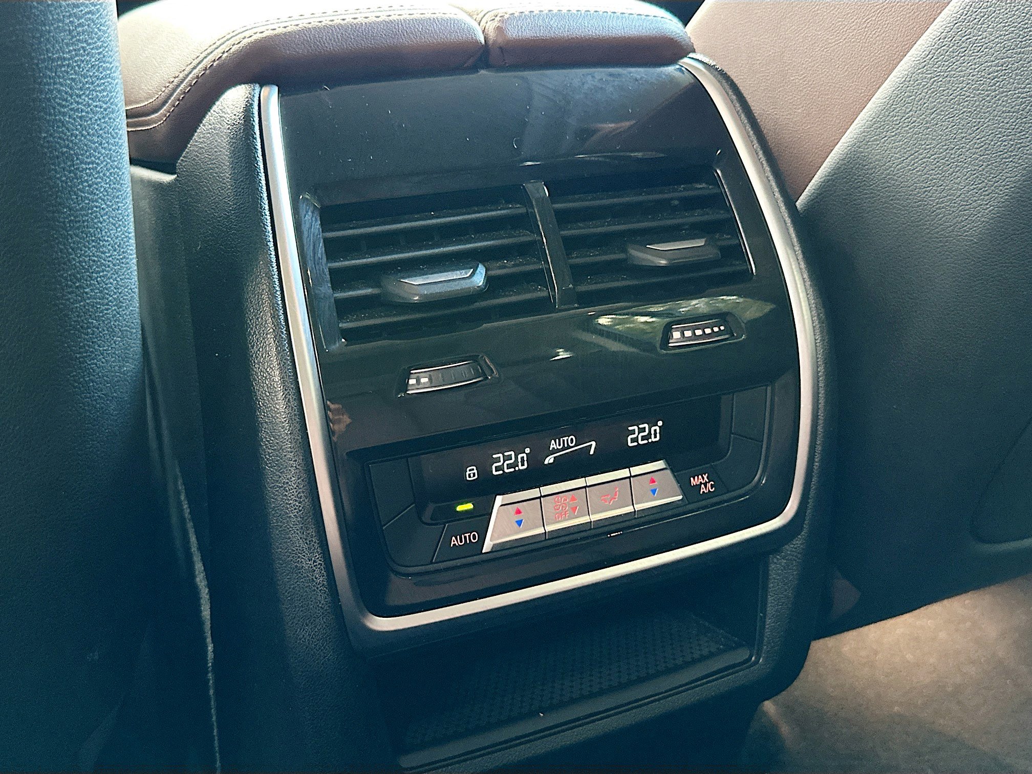 Certified 2024 BMW X7 xDrive40i w/ Premium Package image 27