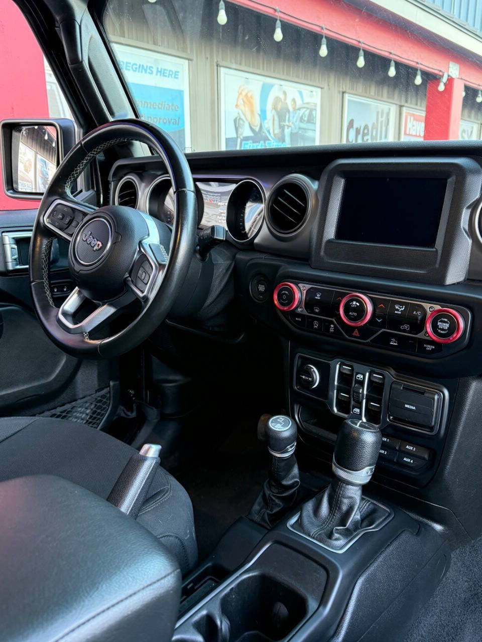 Used 2020 Jeep Gladiator Sport w/ Technology Group image 4