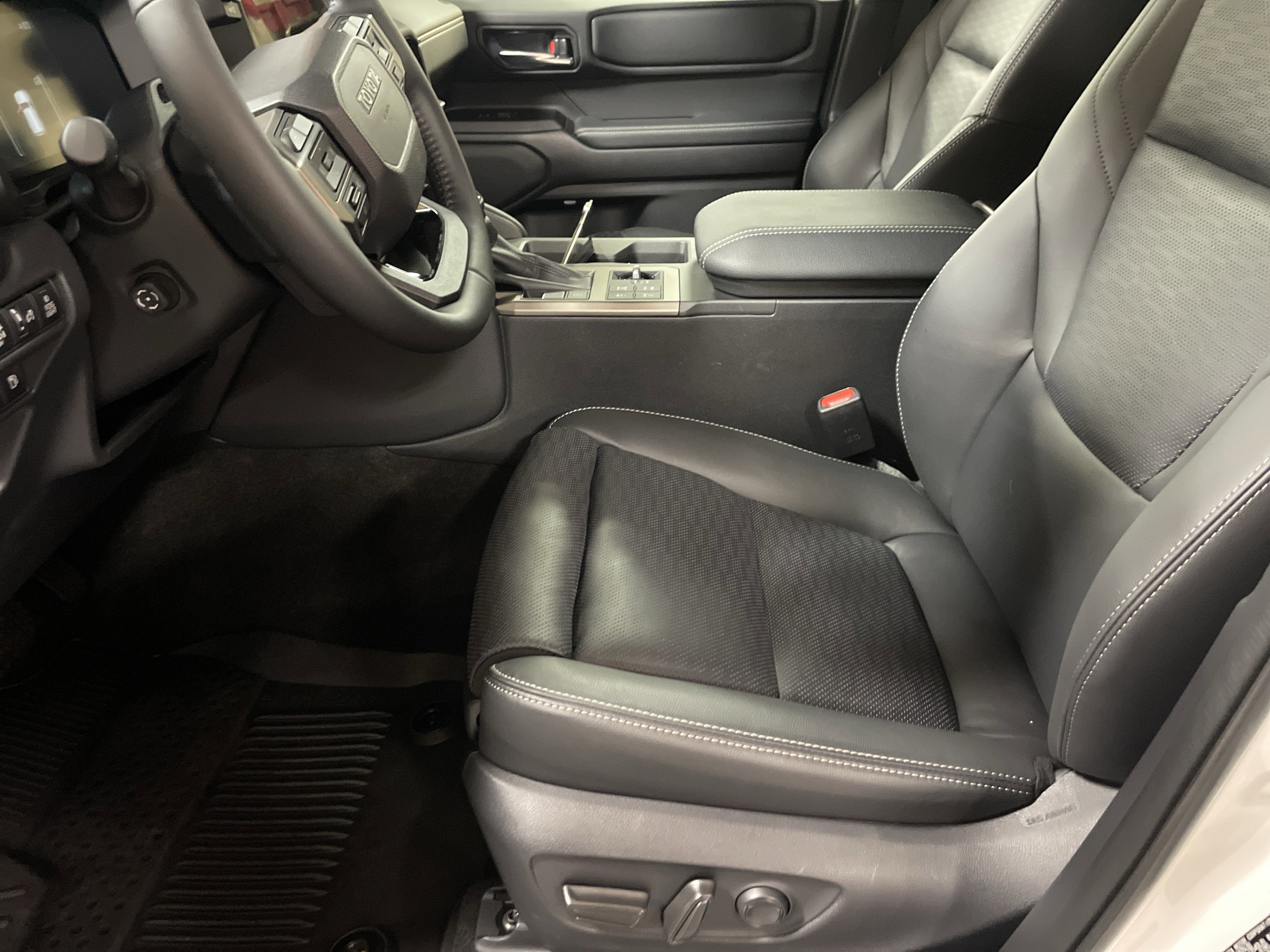 Used 2026 Toyota Land Cruiser w/ Premium Package image 16