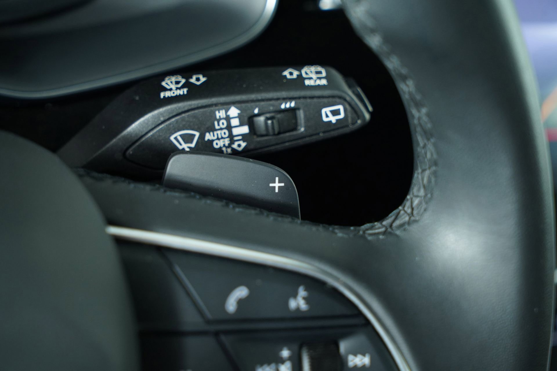 Used 2023 Audi Q8 Premium Plus image 43