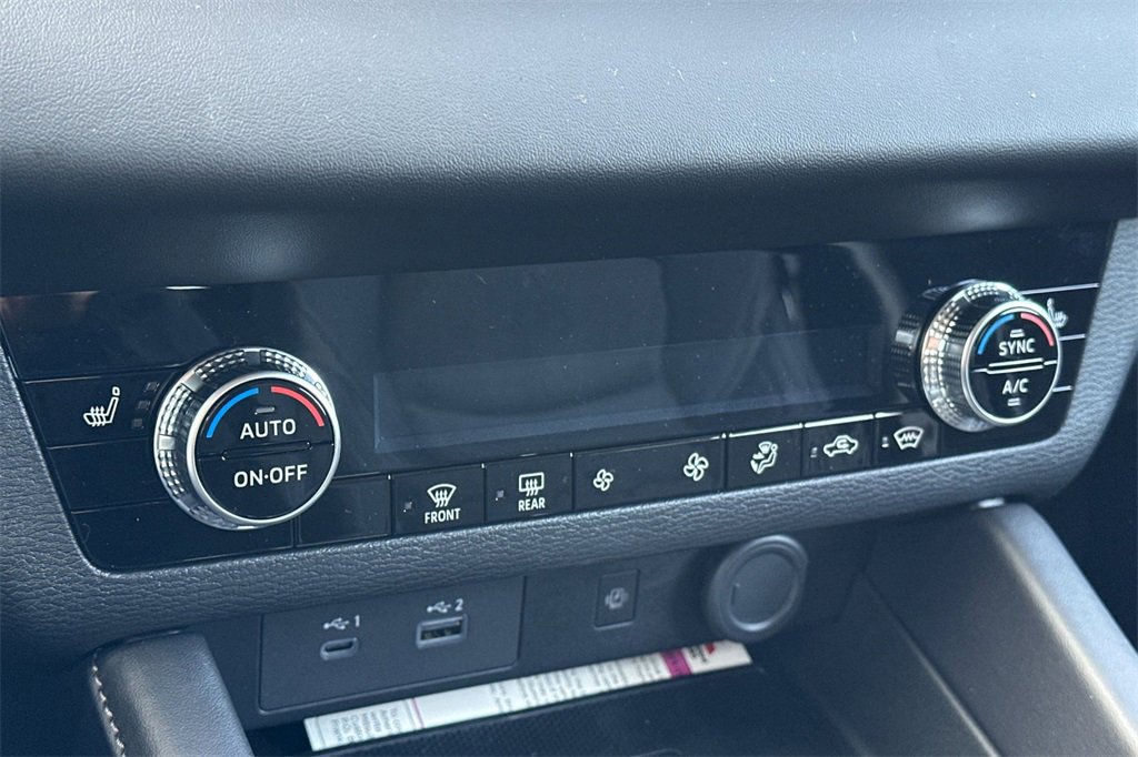 New 2025 Mitsubishi Outlander SE image 21