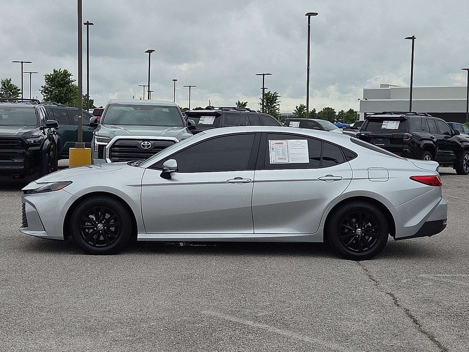 Used 2025 Toyota Camry LE FWD image 3