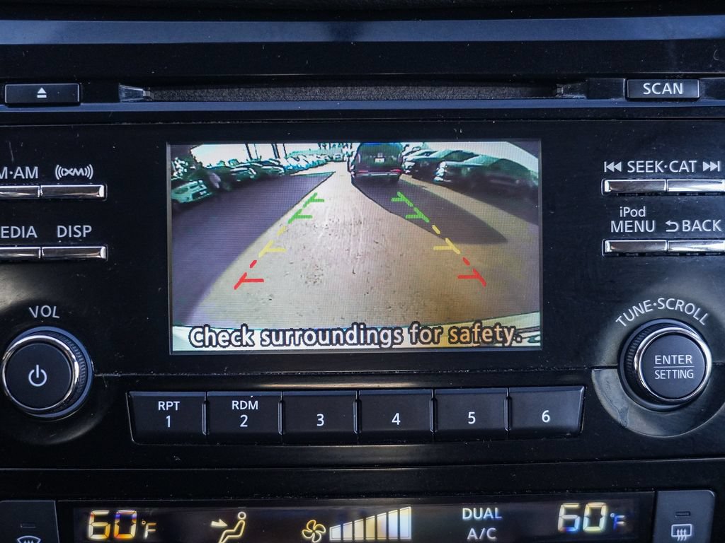 Used 2017 Nissan Rogue SV FWD image 25