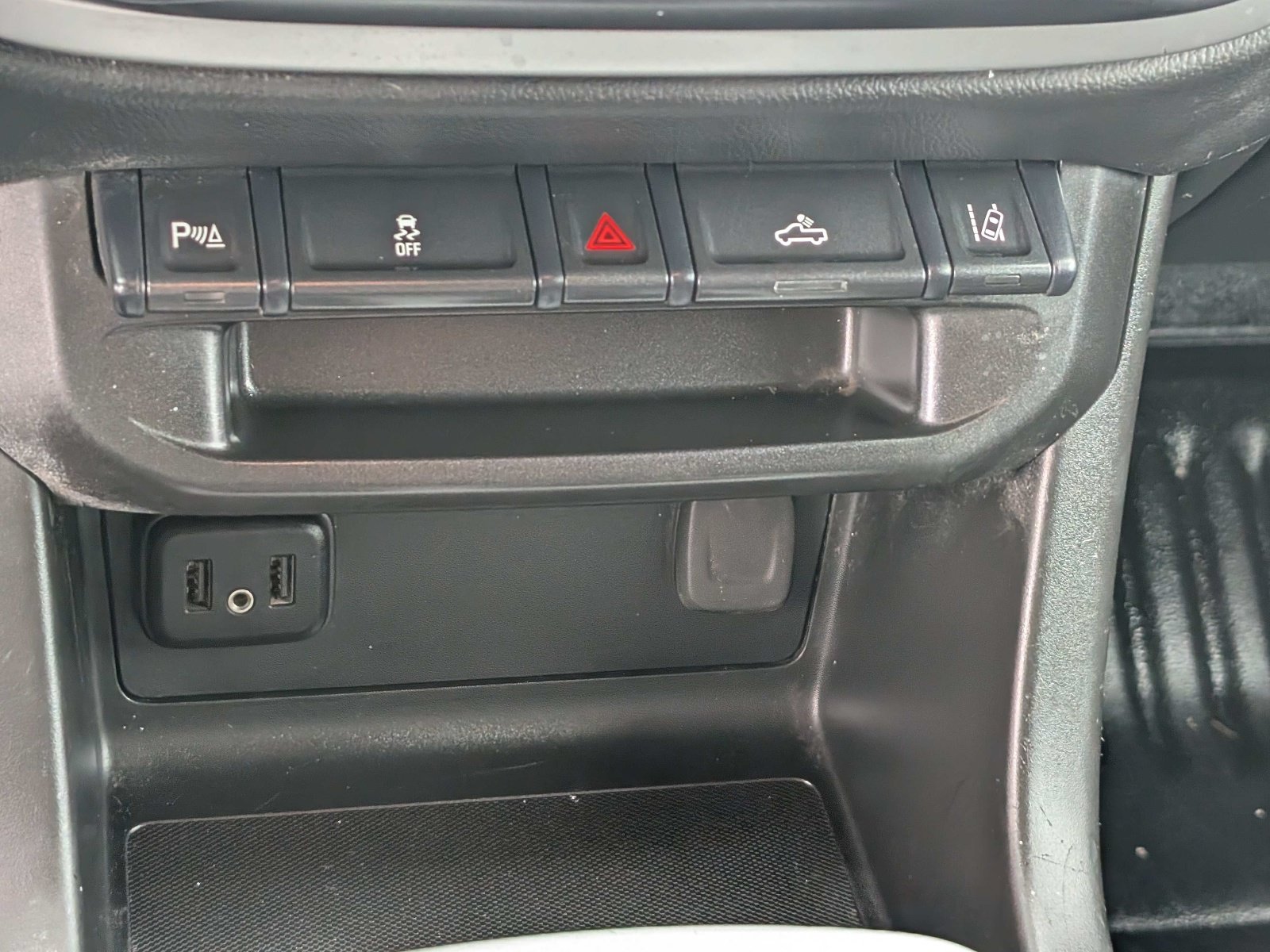 Used 2022 Chevrolet Colorado LT w/ Fleet Safety Package RWD image 24