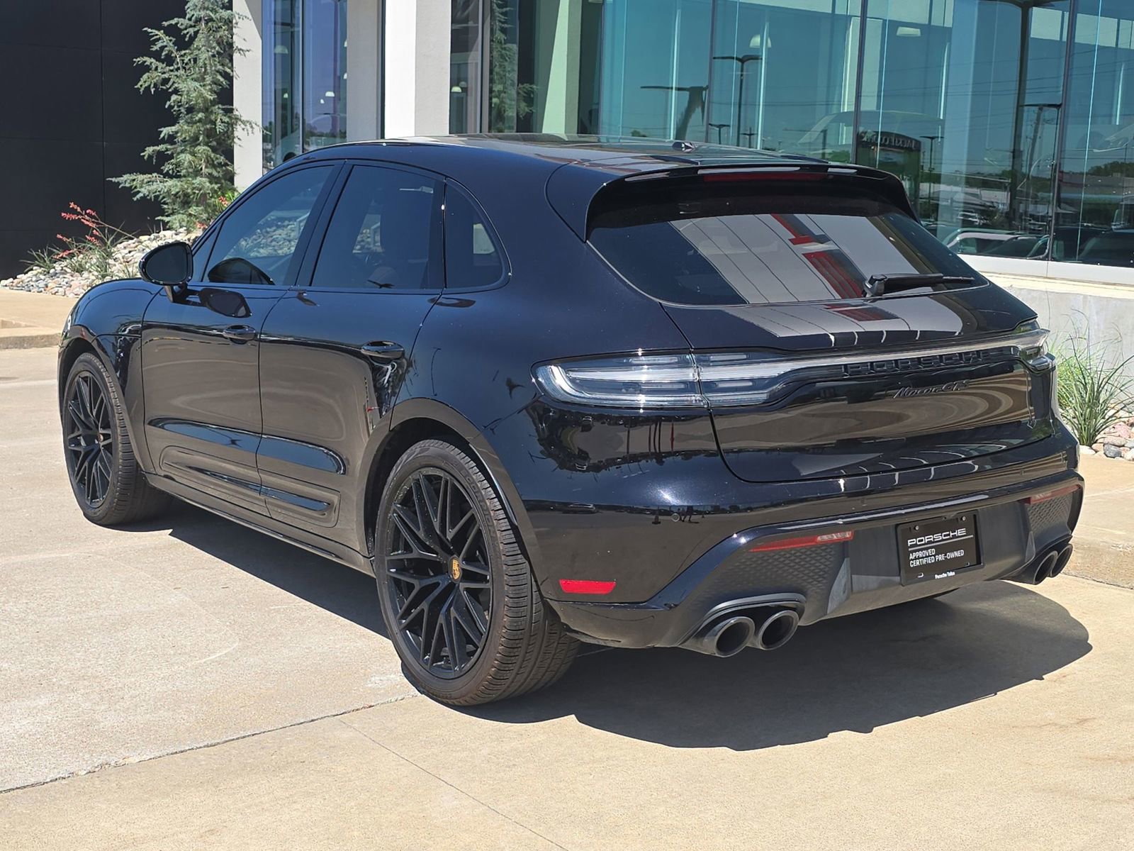 Certified 2023 Porsche Macan GTS AWD/4WD image 3