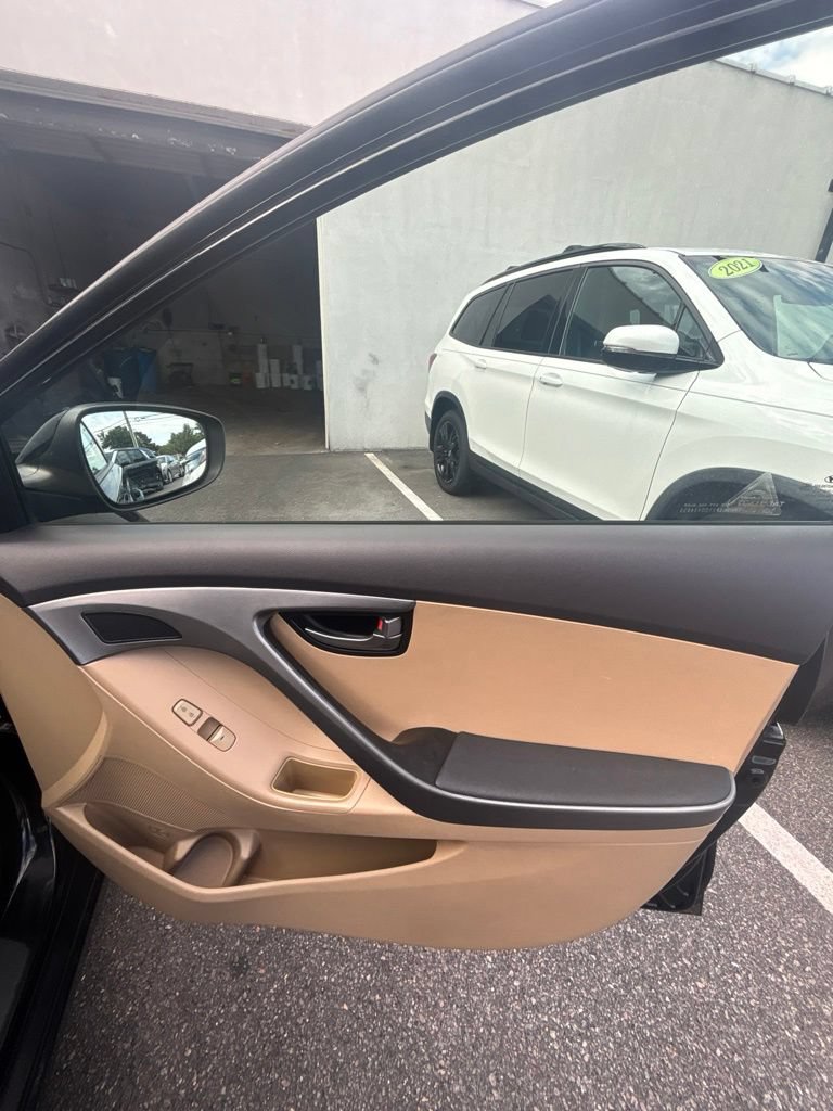 Used 2013 Hyundai Elantra GLS FWD image 23