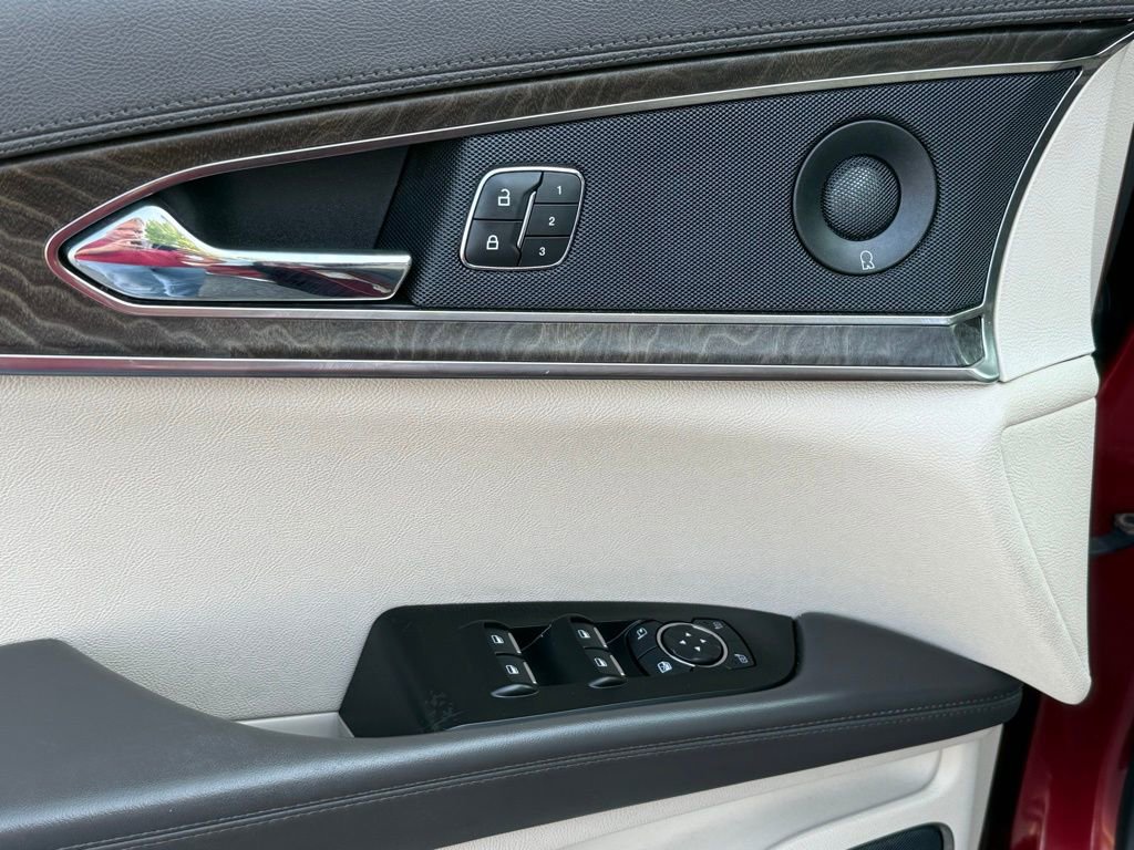 Used 2019 Lincoln Nautilus Reserve image 14