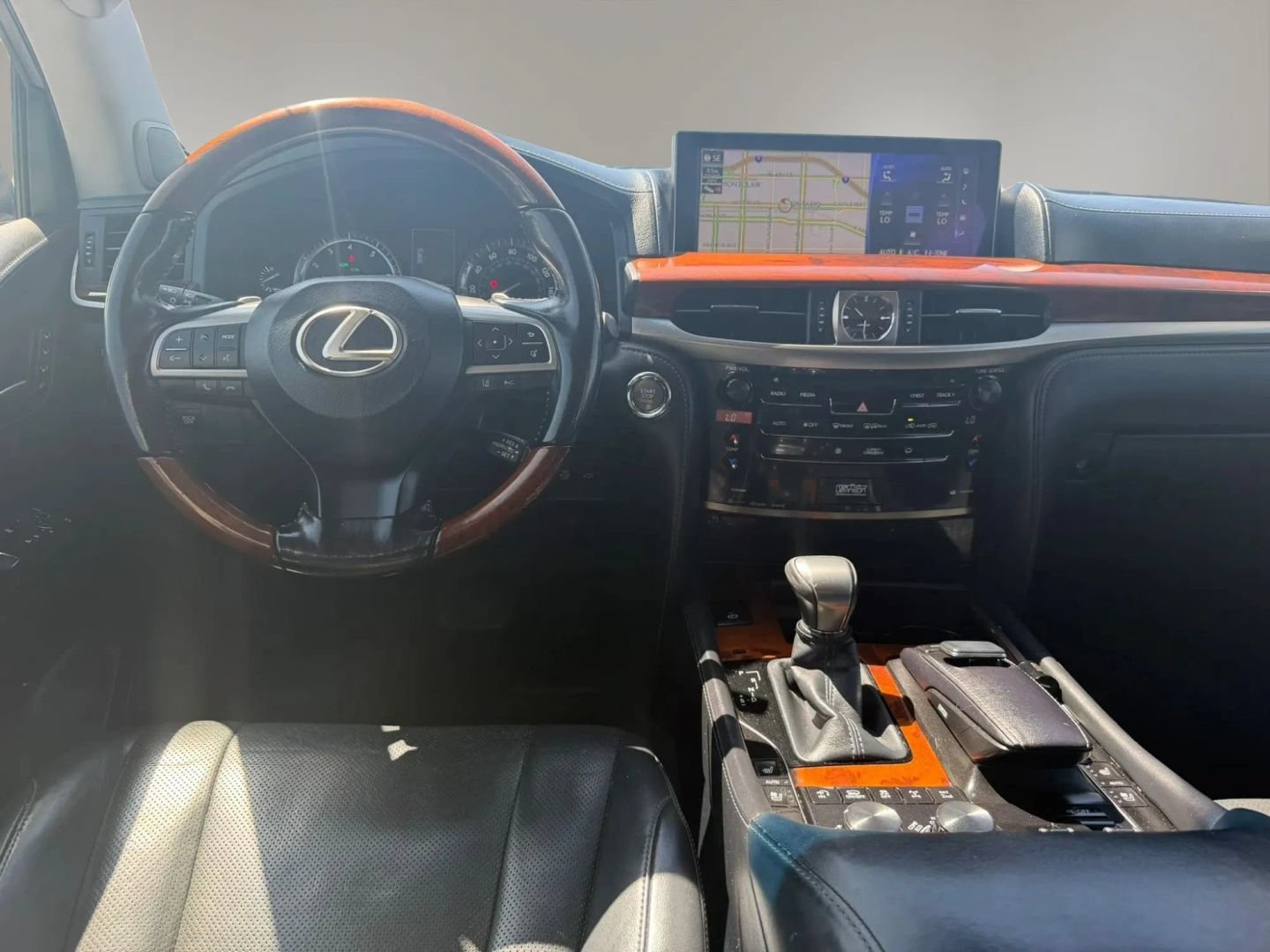 Used 2017 Lexus LX 570 4WD w/ Luxury Package image 24