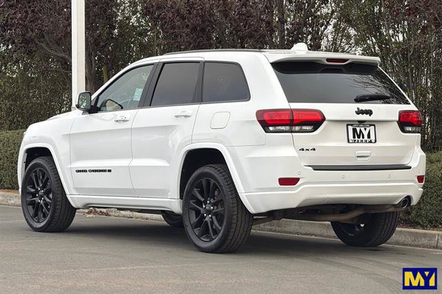 Used 2022 Jeep Grand Cherokee Laredo X AWD/4WD image 6