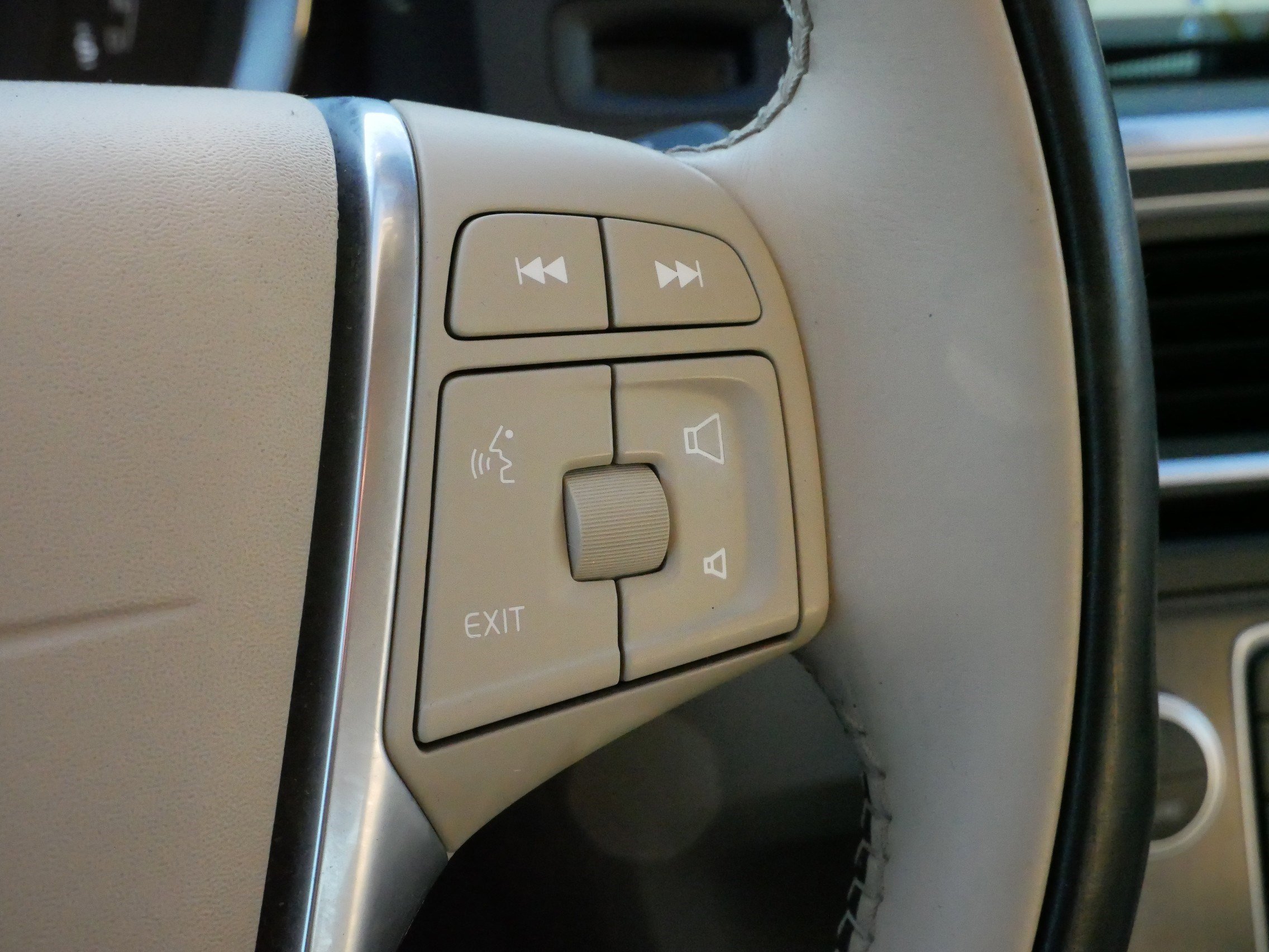 Used 2016 Volvo S60 T5 Premier image 25