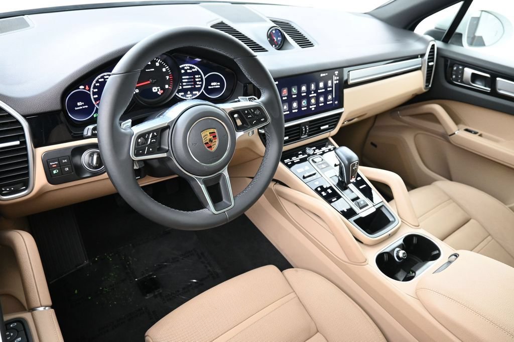 Certified 2023 Porsche Cayenne Platinum Edition AWD/4WD image 4