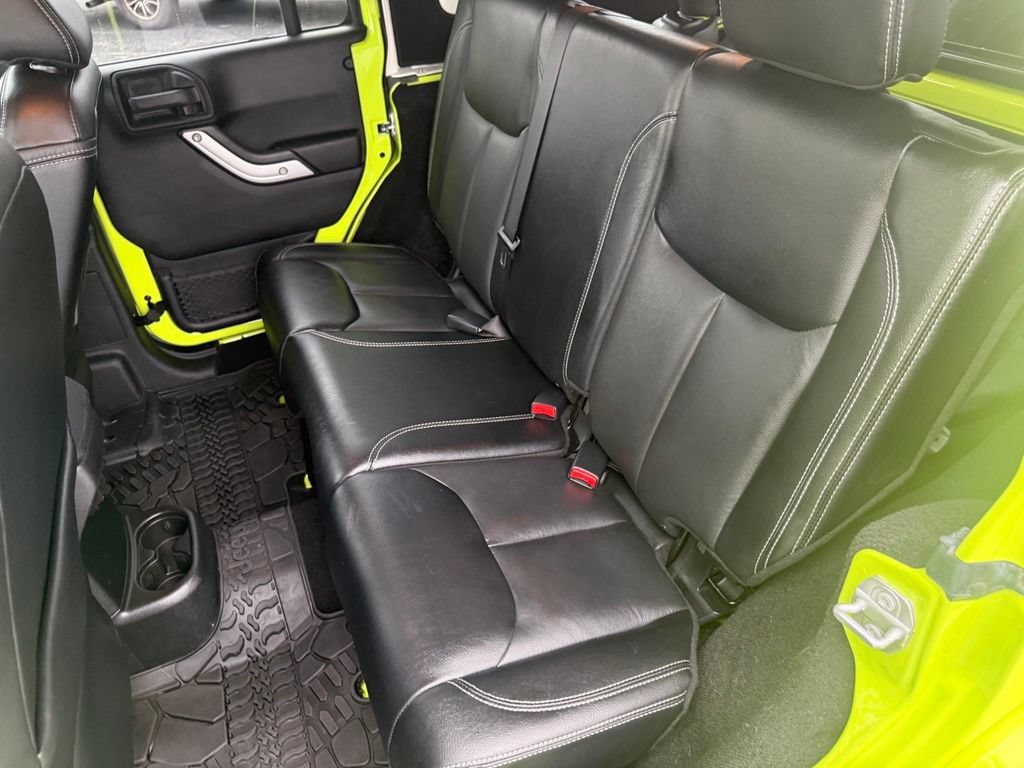 Used 2017 Jeep Wrangler Unlimited Sahara w/ Dual Top Group AWD/4WD image 38