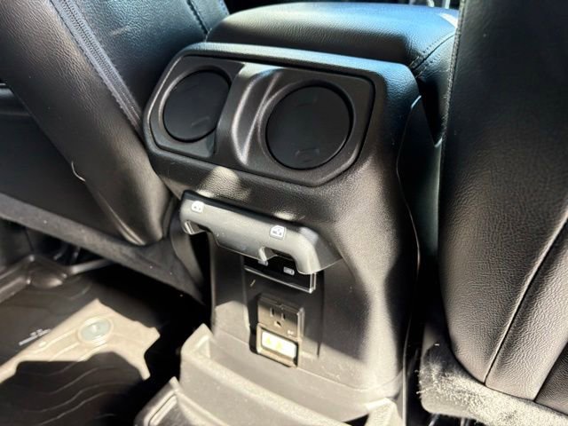 Used 2022 Jeep Wrangler Unlimited Sahara w/ Cold Weather Group AWD/4WD image 28