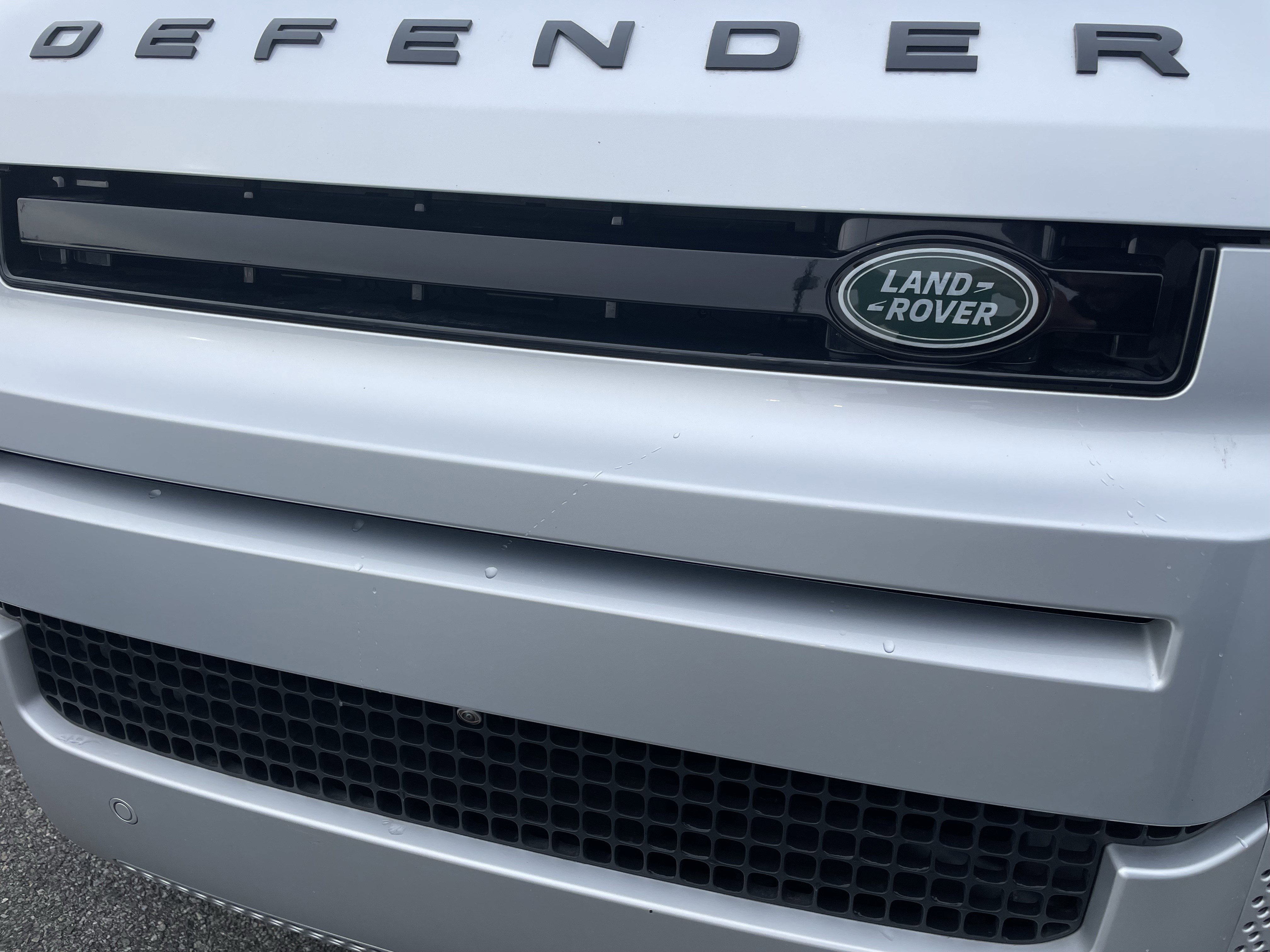 Used 2024 Land Rover Defender 110 S image 32