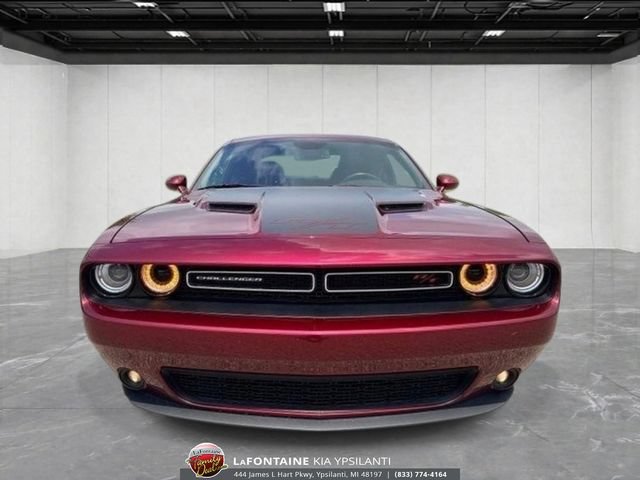 Used 2017 Dodge Challenger R/T w/ Cold Weather Group RWD image 8