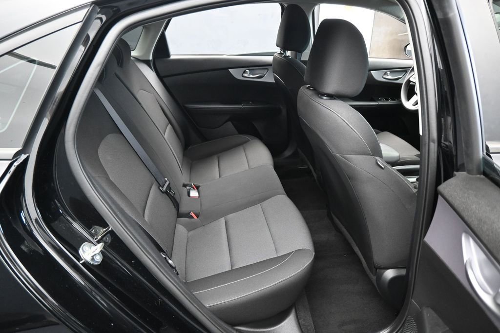 Used 2024 Kia Forte LXS w/ LXS Technology Package FWD image 32
