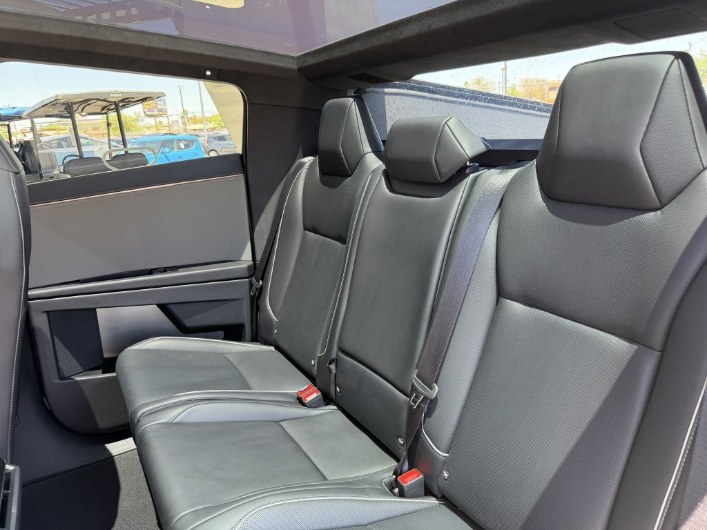 Used 2024 Tesla Cybertruck AWD Crew Cab image 43