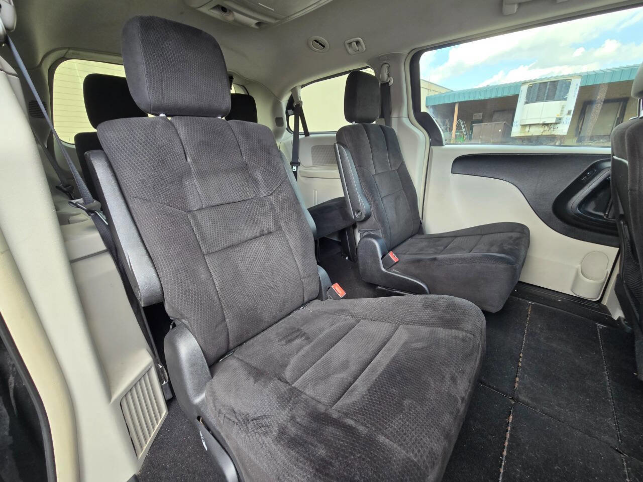 Used 2012 Dodge Grand Caravan Crew FWD image 28