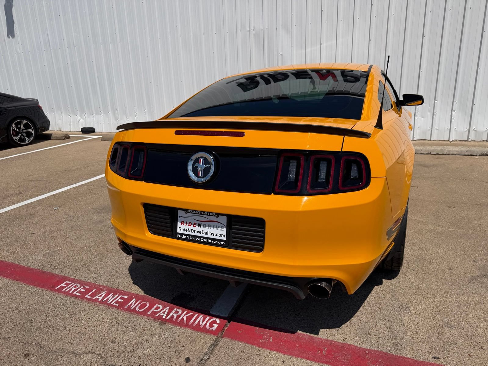 Used 2013 Ford Mustang Boss 302 w/ Boss 302 Accessory Pkg RWD image 6