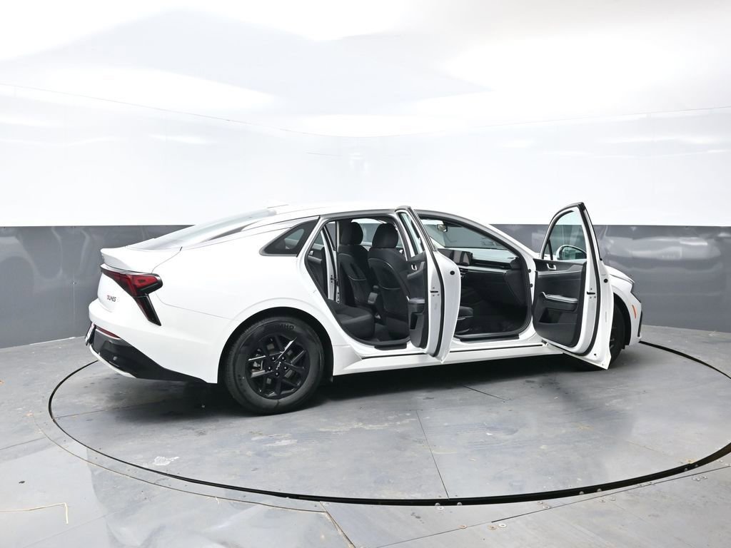 Used 2025 Kia K5 LXS image 57
