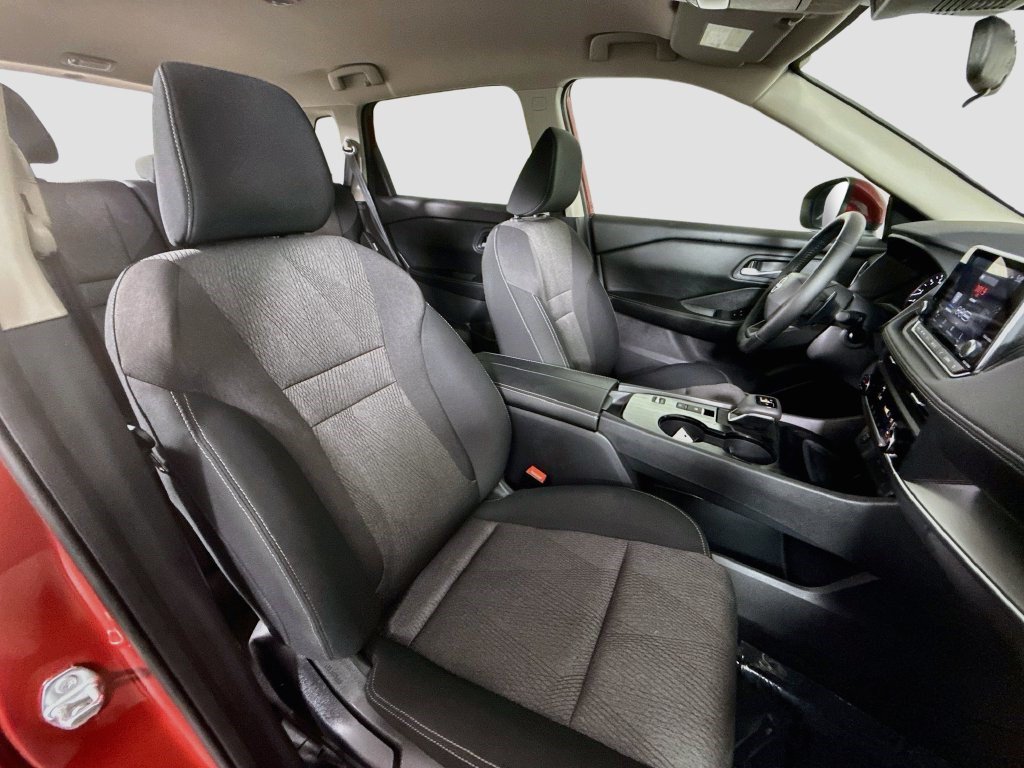 Used 2026 Nissan Rogue SV FWD image 28