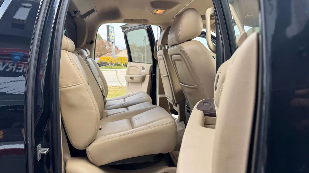 Used 2012 Cadillac Escalade EXT Luxury image 21